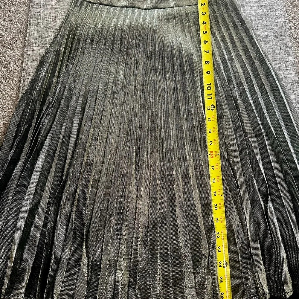 Lulus Metallic Pleated Mini Skirt Black Gold Shimmer skirt  Size Medium - Picture 4 of 8